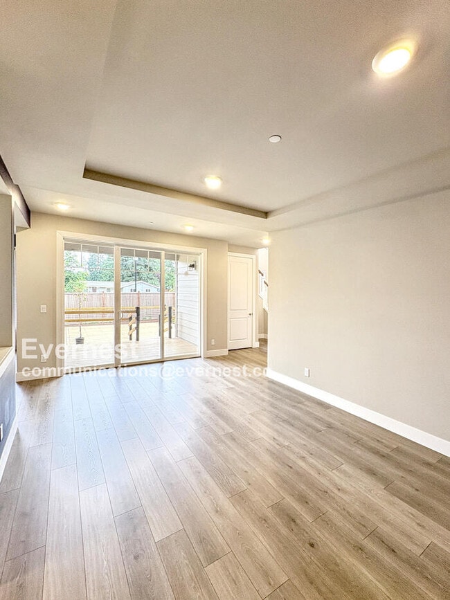 Building Photo - 16009 SE 141st Pl