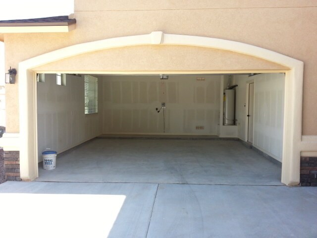 Building Photo - Sandstone Ranch Estates Refrig A/C 4 bed, 3 bath Home with Many Extras!