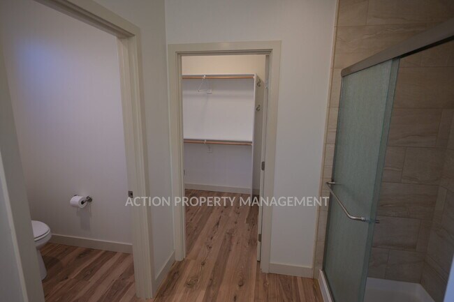 Building Photo - Beautiful custom-built 3 bed, 1 office, 2 bath, 2 car garage in Sequim