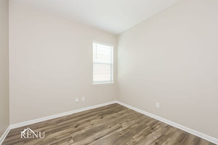 Building Photo - 2028 Hialeah Dr