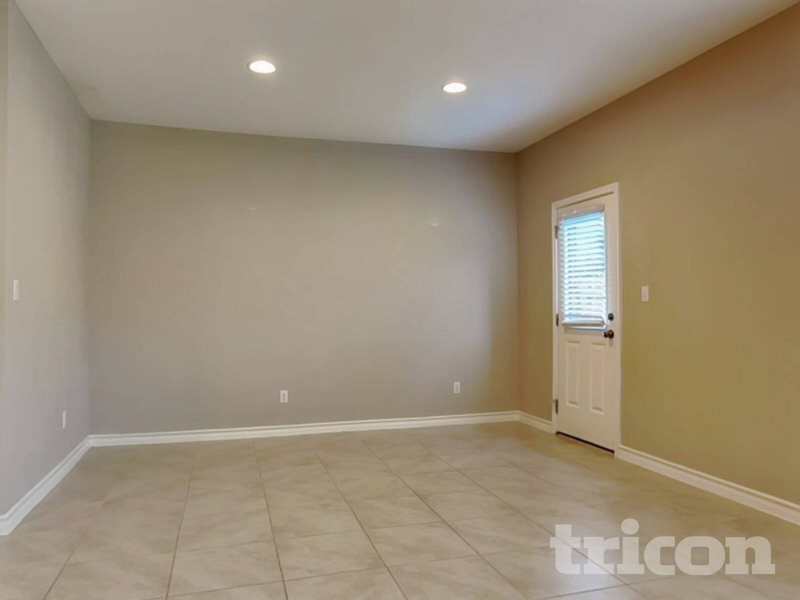 Building Photo - 241 Mary Max Cir