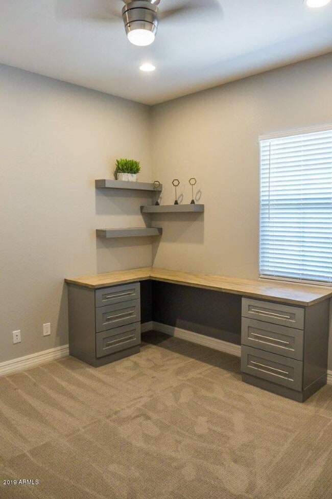 Building Photo - Gorgeous 4 Bed + den Single Level Home in gated community in North Peoria with RV Gate / BBQ!!