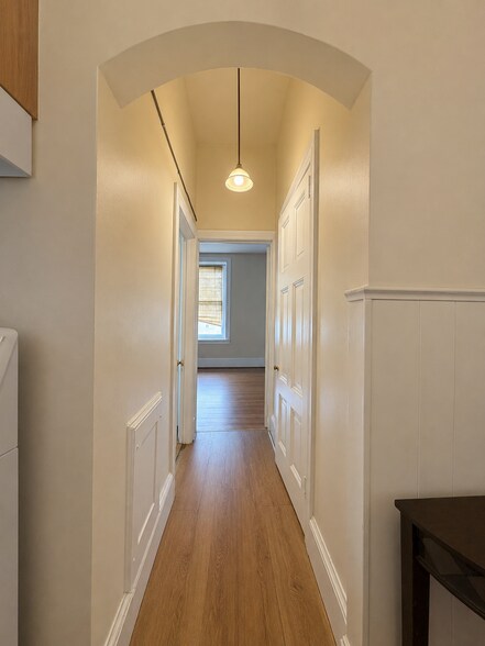 Building Photo - 420 W Chelten Ave