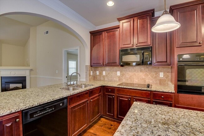 Building Photo - 2417 Sunflower Dr