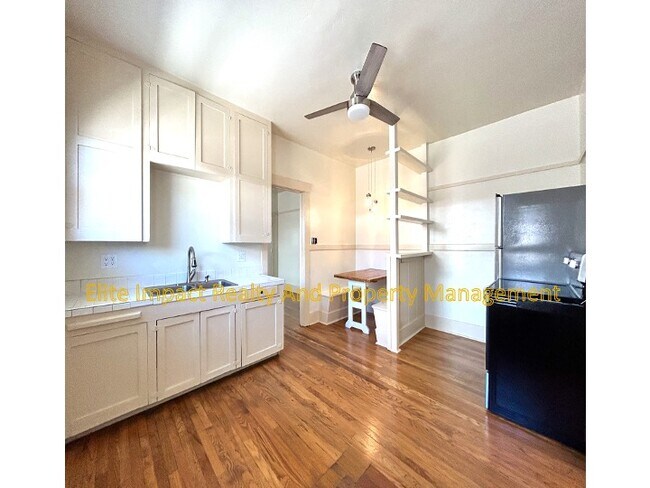 Building Photo - 1303 N Park Ave