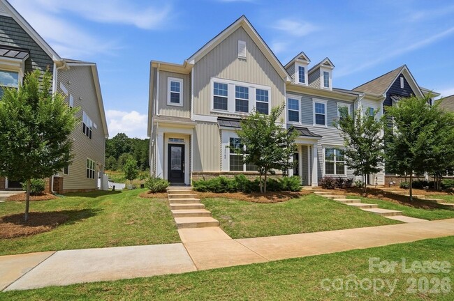 Building Photo - 15764 Country House St