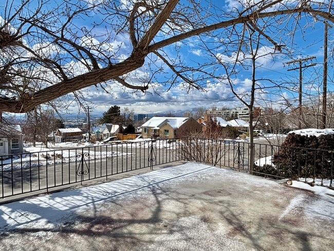 Building Photo - 454 F St