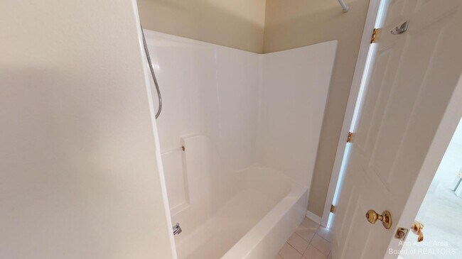 Building Photo - 2802 S Knightsbridge Cir
