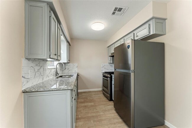 Building Photo - 1410 PI Cir