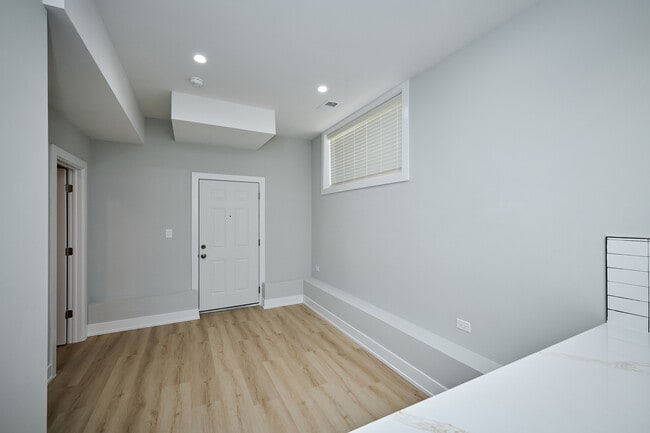 Building Photo - 2876 W 21st Pl