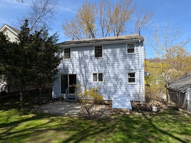 Building Photo - 10 Colburn St