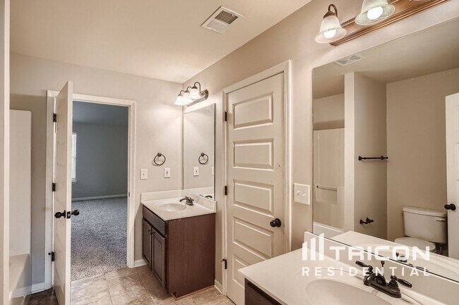 Building Photo - 1060 Del Mar Club Dr