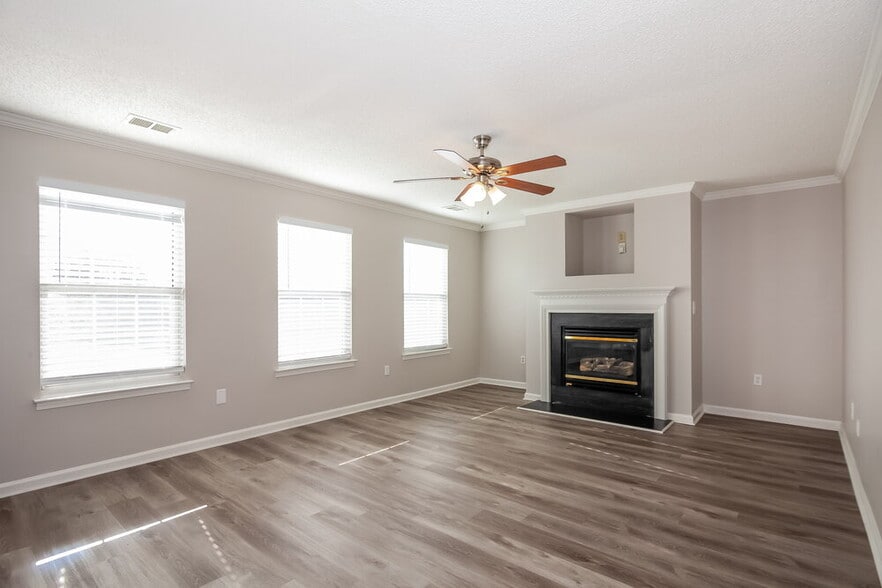 Building Photo - 6021 Pennycross Ln