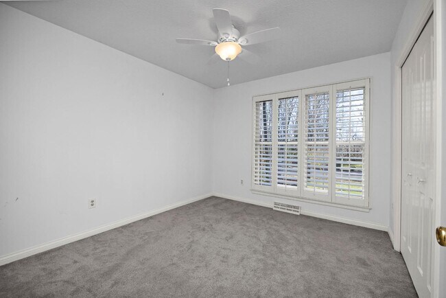 Building Photo - 1125 Oak St