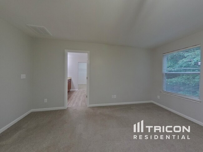 Building Photo - 5005 Sandi's Ct