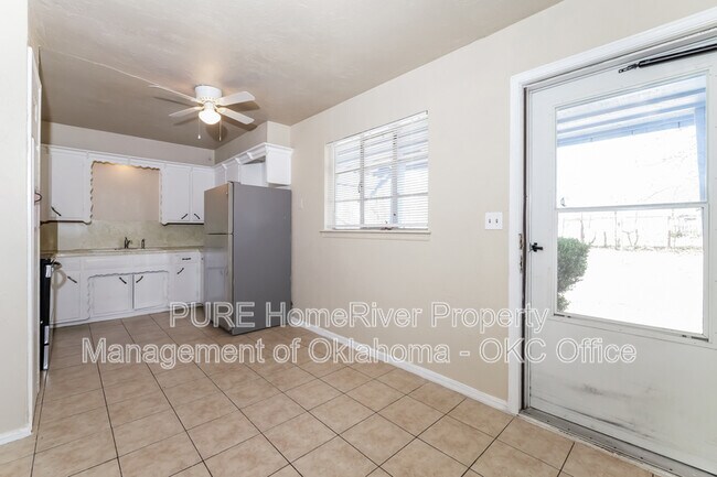 Building Photo - 3906 S Hudson Ave