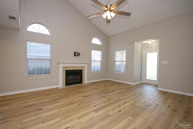 Building Photo - 2028 Cambridge Cir