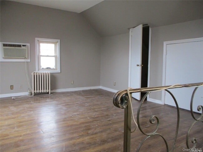 Building Photo - 127 Gordon Rd