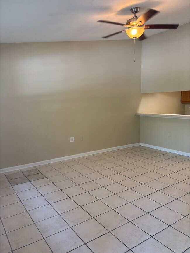 Building Photo - 2740 W Tharpe St