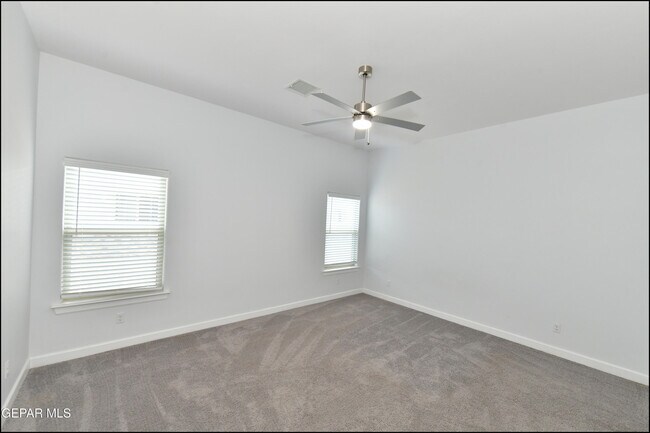 Building Photo - 142 Ruth Trl