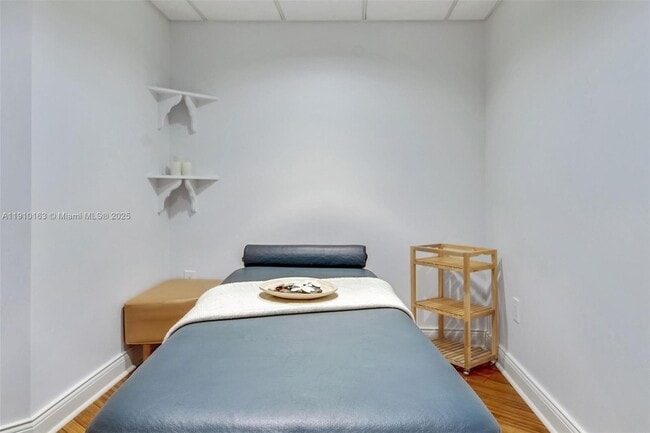 Building Photo - 808 Brickell Key Dr