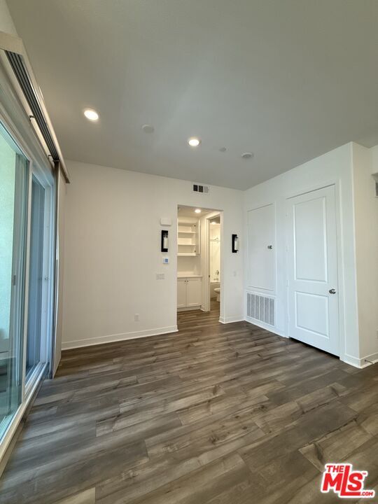 Building Photo - 26976 W Prospector Rd