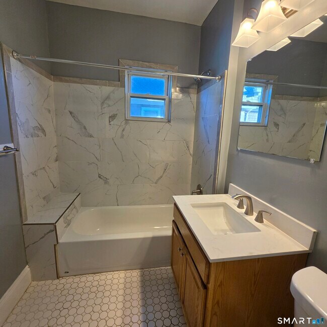 Building Photo - 142 Oakland Terrace