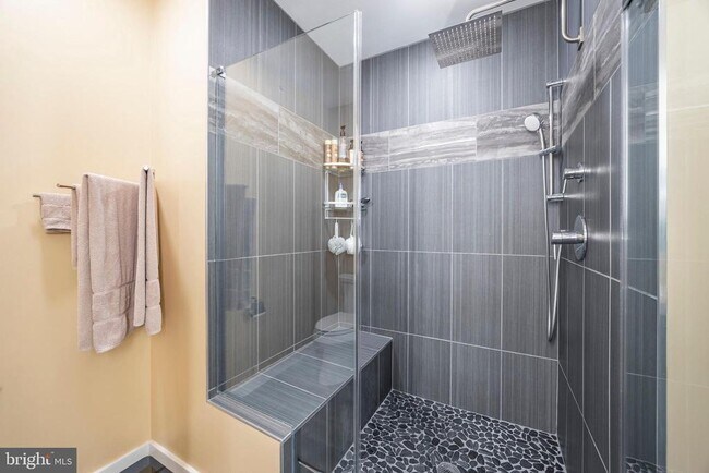 Building Photo - 1501 N 31st St