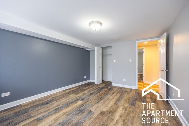 Building Photo - 2852 N Kedzie Ave