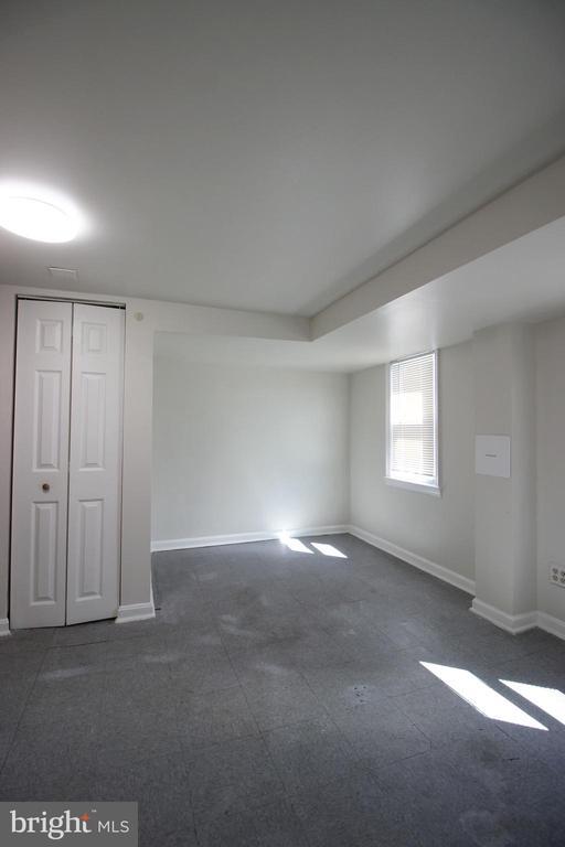Building Photo - 3719 S Kemper Rd