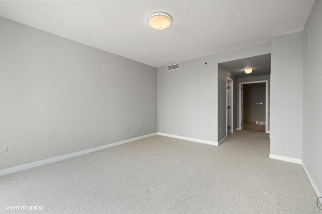 Building Photo - 130 N Garland Ct