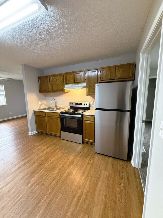 Building Photo - 1 Bedroom / 1.5 Bath with Garage in Gray, TN!
