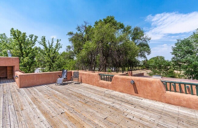 Building Photo - 18 B Destierro Trail