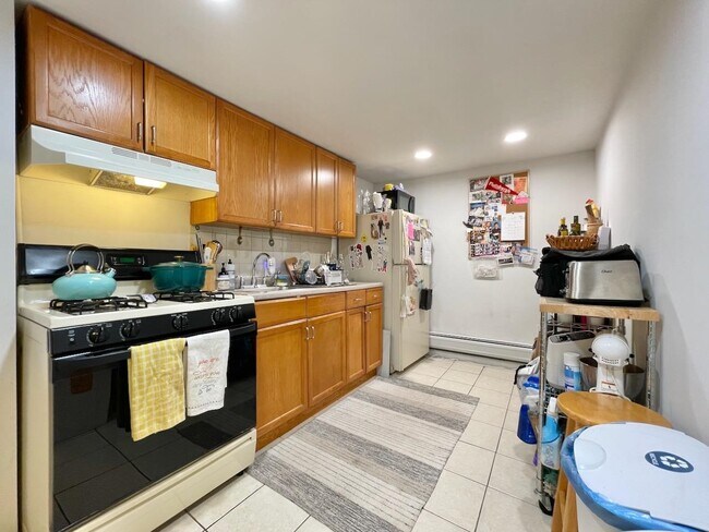 Building Photo - 278 3rd St