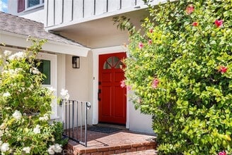Building Photo - 3511 Paraiso Way