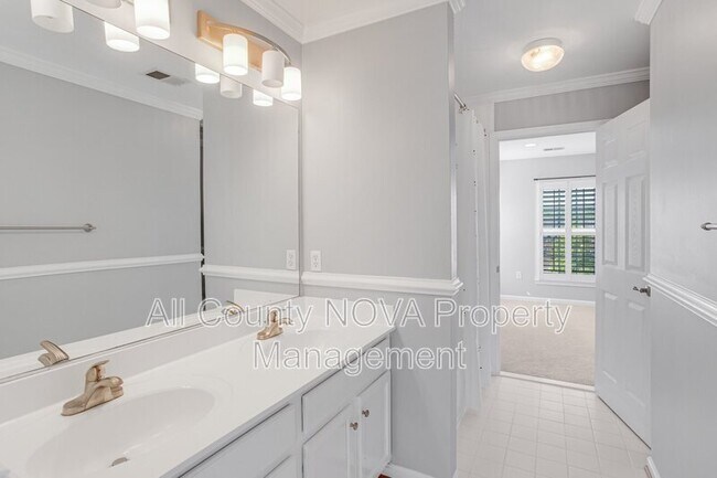 Building Photo - 2729 Celestial Dr