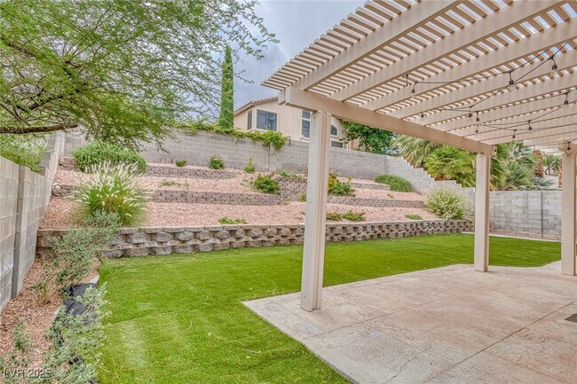 Building Photo - 417 Carlton Kay Pl