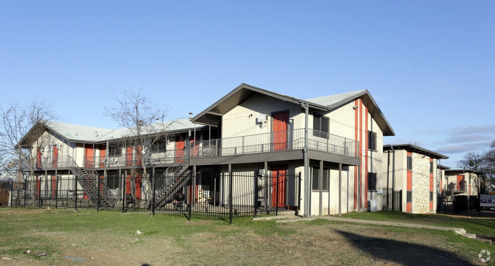 Primary Photo - Beaux House