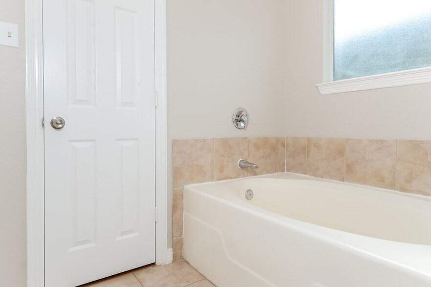 Building Photo - 21319 Sweet Grass Ln