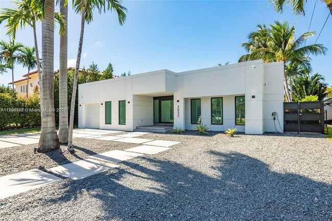 Building Photo - 2020 NE 121st Rd