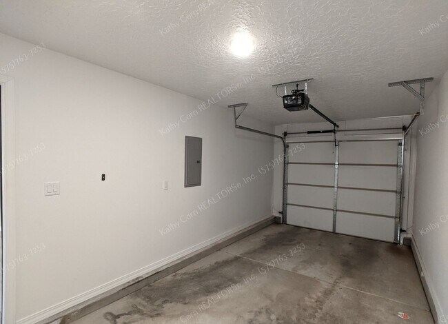 Building Photo - 2031 Janeway St