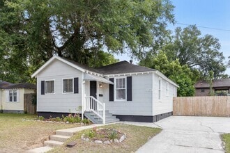 Building Photo - Large 3BR/1BA Eastside Savannah Home For Rent