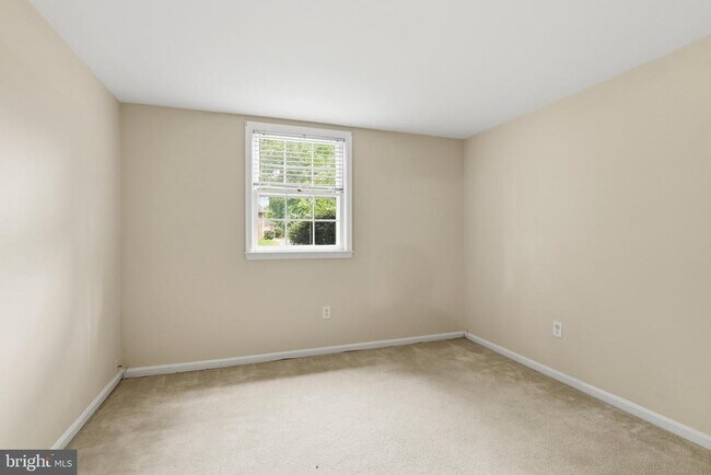Building Photo - 8621 Buckboard Dr