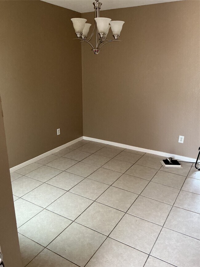 Building Photo - 4819 May Arbor Ln