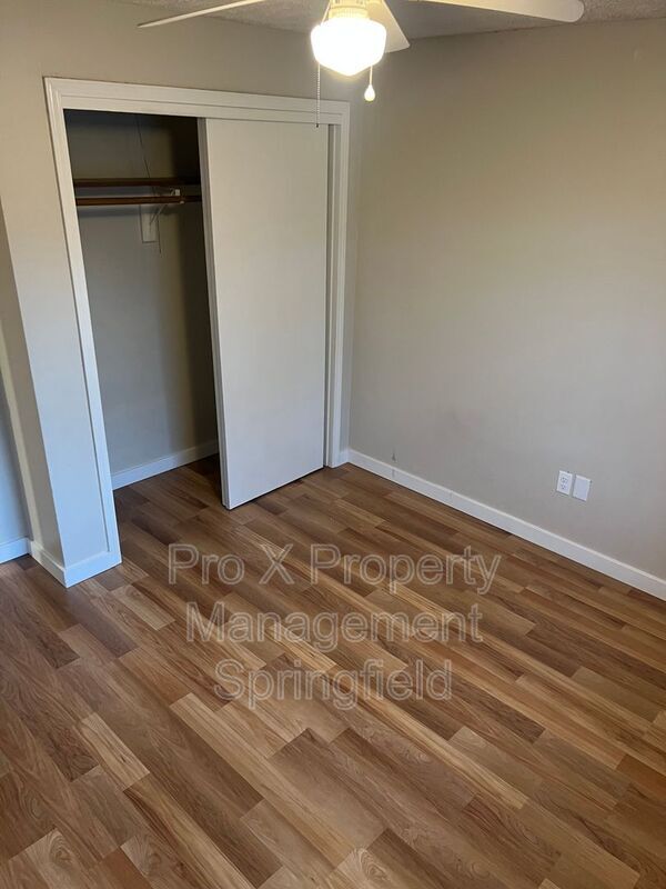 Building Photo - 3435 S Nettleton Ave