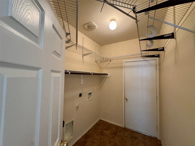 Building Photo - 8607 Sunny Gallop Dr