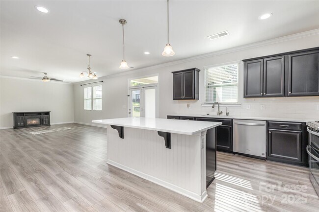 Building Photo - 17322 Carolina Hickory Dr