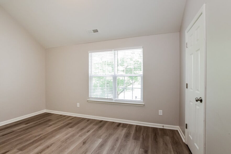 Building Photo - 2449 Reid Oaks Dr