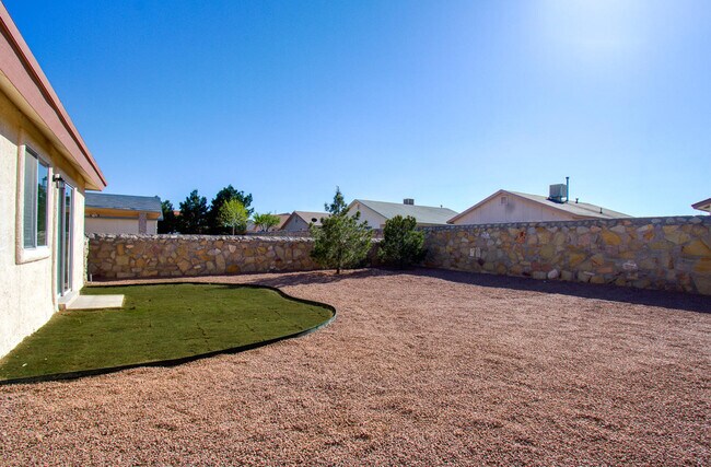 Building Photo - 3445 Tierra Ruby Dr