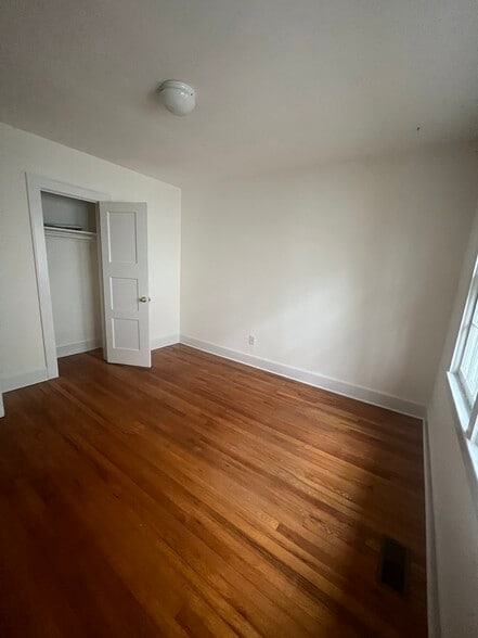 Building Photo - 1719 Club Rd